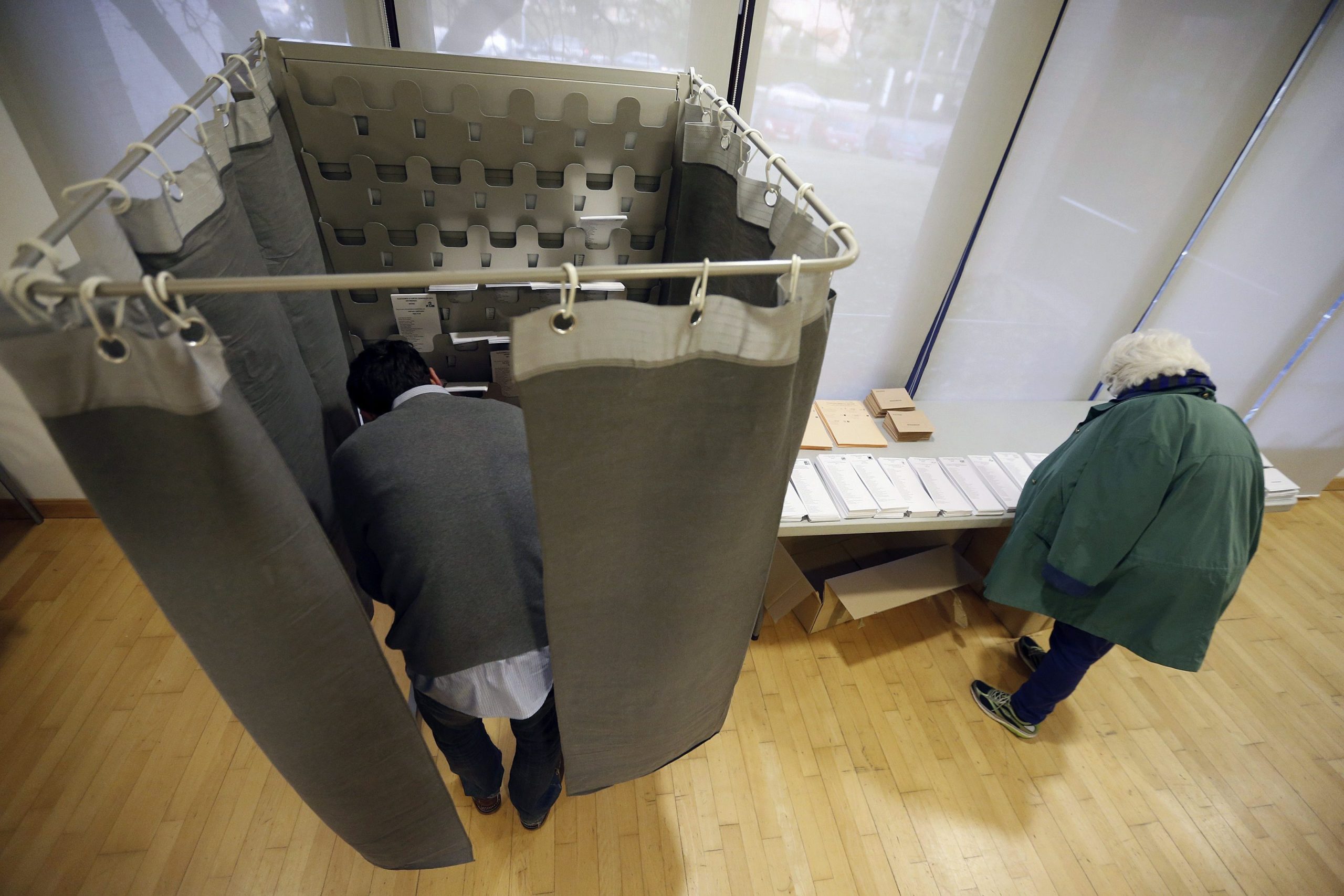 Αβέβαιη έως “ακατόρθωτη” η αυτοδυναμία στην Ισπανία