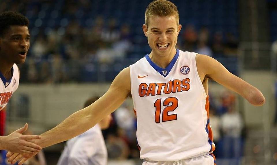 Συγκλονίζει ο μονόχειρας παίκτης του NCAA – ΒΙΝΤΕΟ