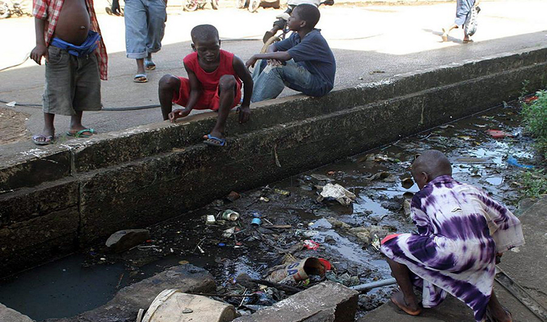 Γουινέα – Πάνω από 6.000 παιδιά έχασαν τουλάχιστον έναν από τους γονείς τους