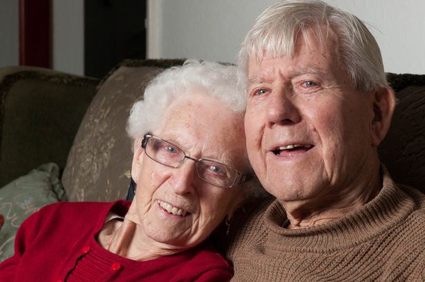 Είναι 91 ετών και παντρεύεται την 96χρονη αγαπημένη του – ΦΩΤΟ