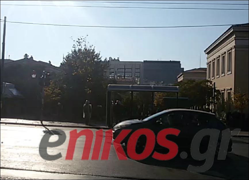 ΒΙΝΤΕΟ από τον πετροπόλεμο στα Προπύλαια