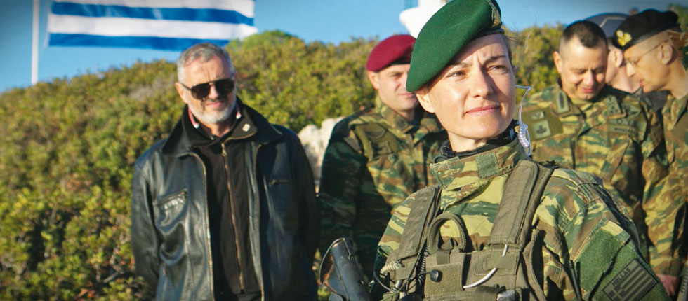 Γυναίκες στο…χακί – Τι προβλέπει το σχέδιο του Καμμένου