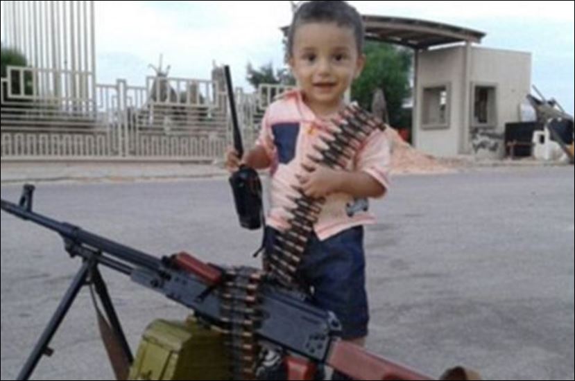 Φωτογραφίες – σοκ από τους τζιχαντιστές: Μικρά παιδιά με καλάσνικοφ
