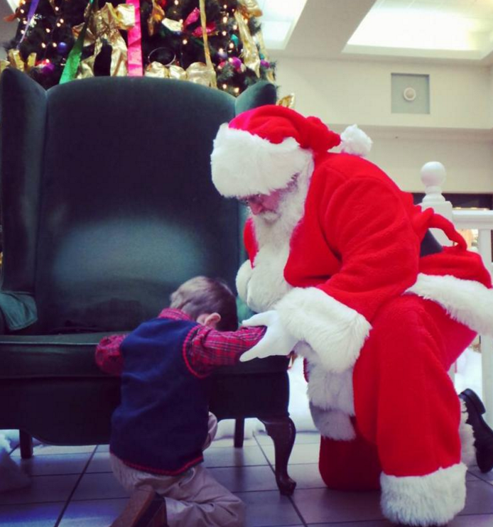 “Λύγισαν” οι πάντες με τον τετράχρονο που ζήτησε ένα θαύμα από τον ‘Αι Βασίλη – ΦΩΤΟ