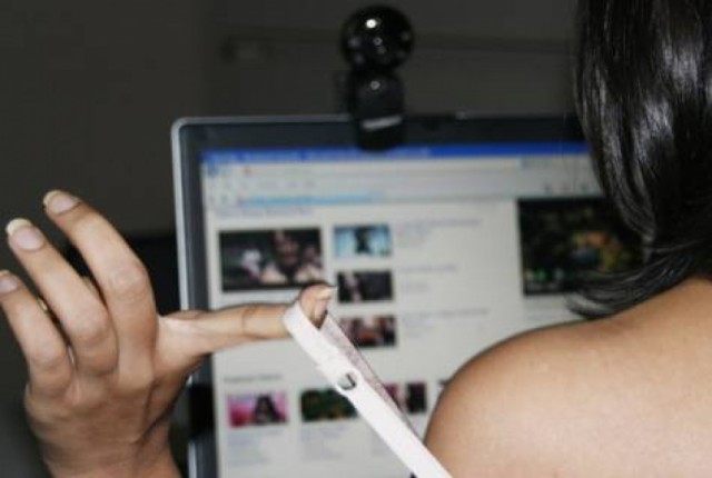 Aπιστία στο διαδίκτυο: Tι κάνουν οι άνδρες…. τι οι γυναίκες
