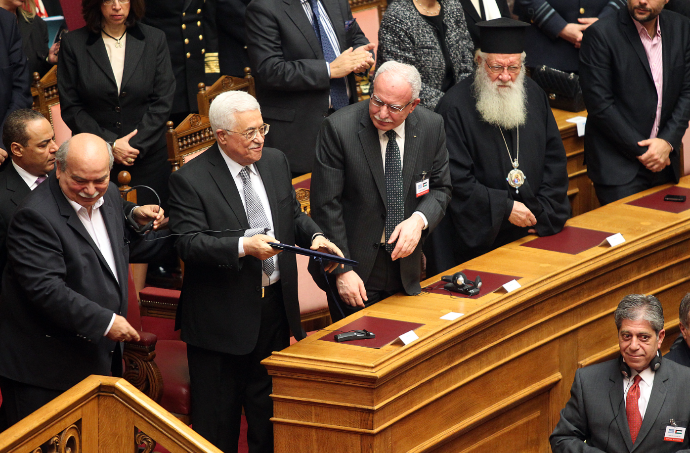 Ομόφωνα η Βουλή των Ελλήνων ζητά την αναγνώριση κράτους της Παλαιστίνης
