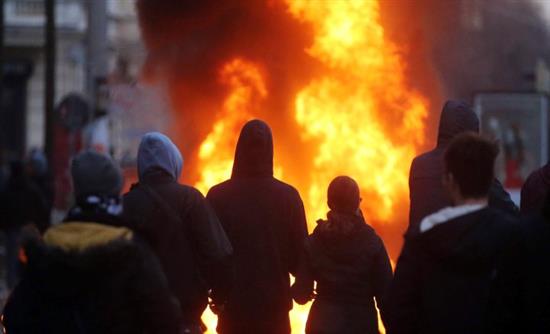 Λειψία – Πάνω από 50 αστυνομικοί τραυματίστηκαν