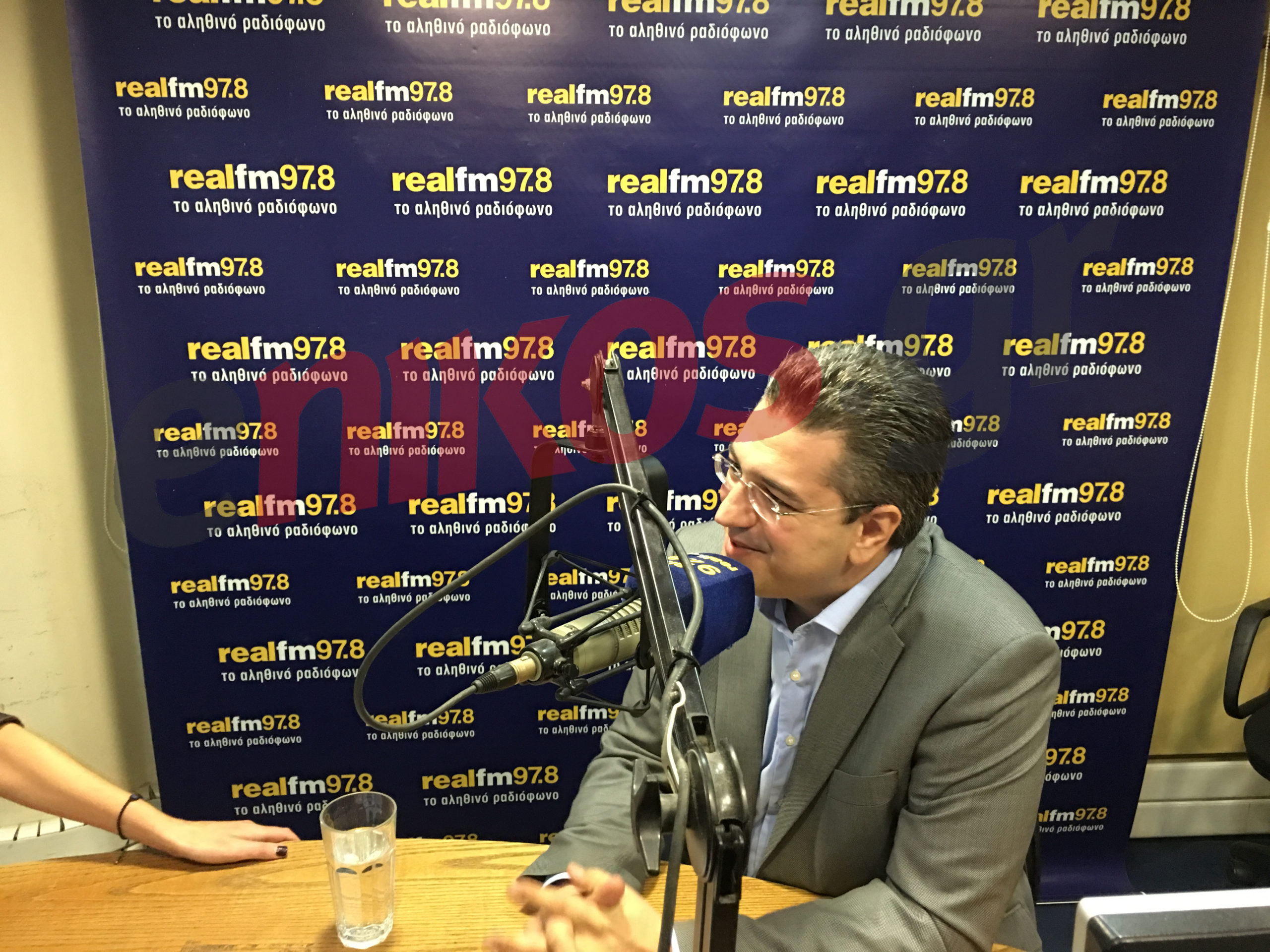 Ο Απόστολος Τζιτζικώστας στον Real Fm 97,8: Εμένα δεν με κρατάνε από πουθενά