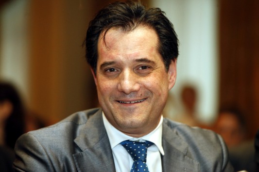 Ο Άδωνις για τα… σοκολατάκια της Μπακογιάννη