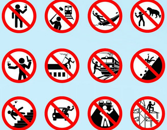 Πιο επικίνδυνες οι selfie από το… κολύμπι με τους καρχαρίες