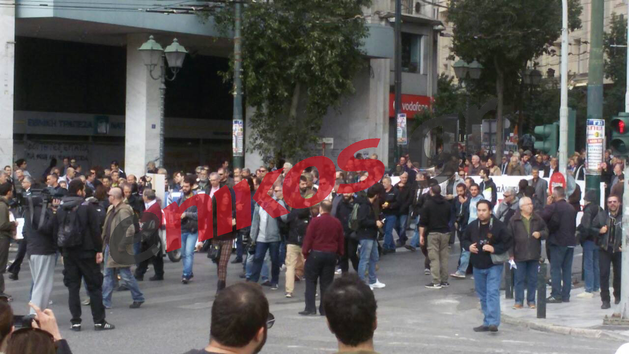 Η πορεία της ΓΣΕΕ – ΑΔΕΔΥ προς την Βουλή – ΦΩΤΟ