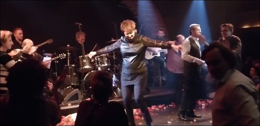 Το ζεϊμπέκικο της Γεροβασίλη στην πρεμιέρα Μαργαρίτη – Χρηστίδου – ΒΙΝΤΕΟ