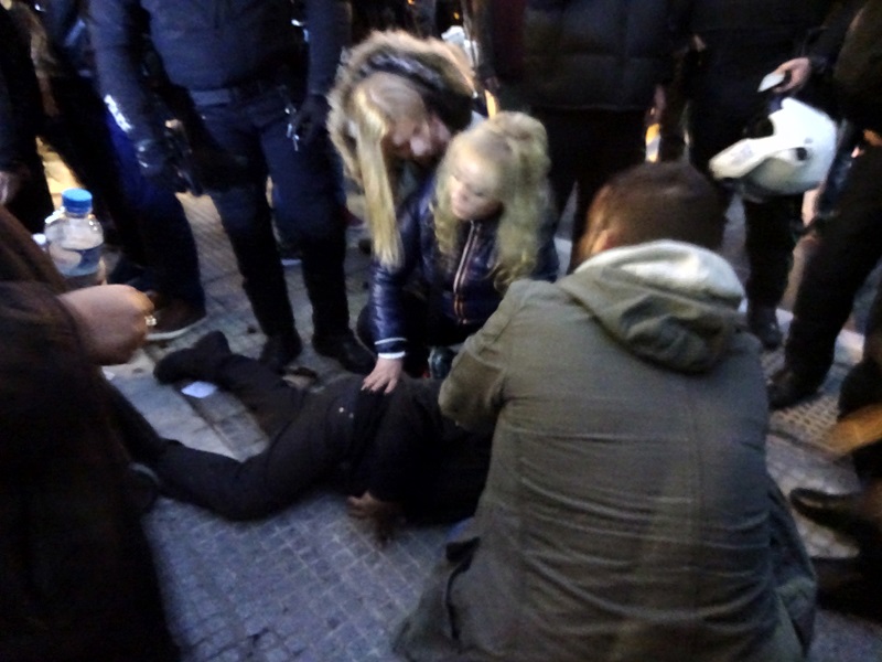 Ένταση στο κέντρο της Θεσσαλονίκης για τη σύλληψη ηλικιωμένου καστανά – ΦΩΤΟ