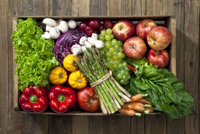 Οι Έλληνες γυρνούν την πλάτη στα φρούτα, τα λαχανικά και τα ψάρια