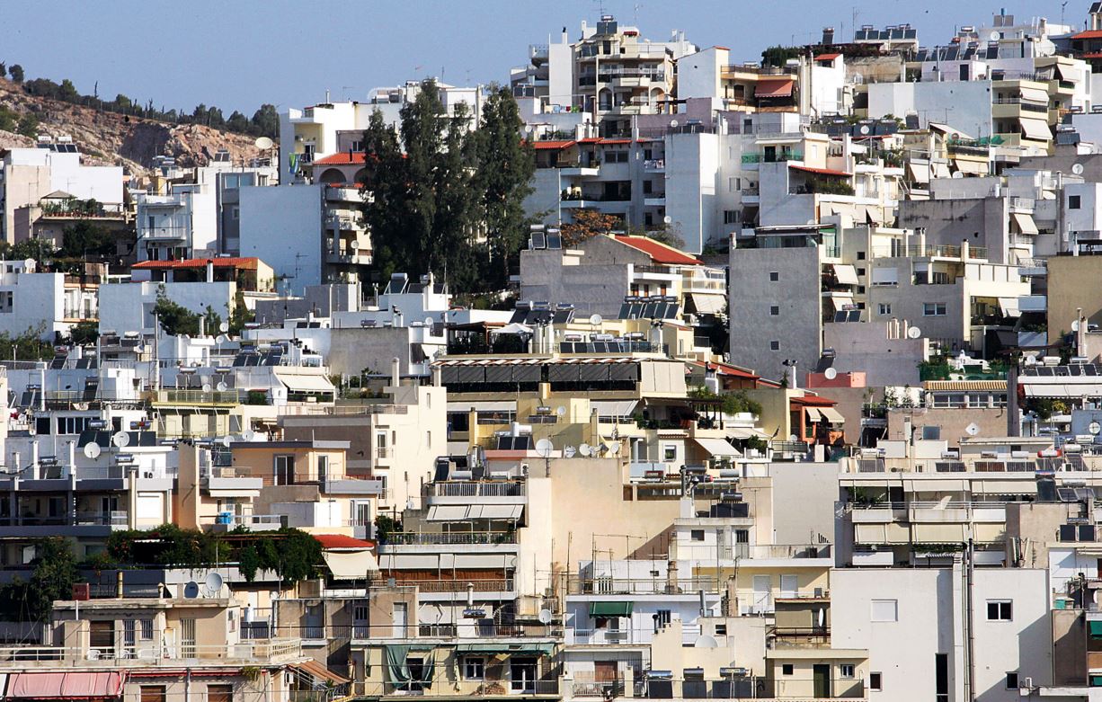 Μισά – μισά με την εφορία τα έσοδα από μεταβιβάσεις ακινήτων