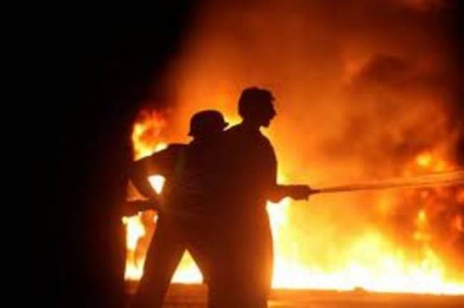 Παραδόθηκε στις φλόγες σπίτι στην Τρίπολη – ΦΩΤΟ – ΒΙΝΤΕΟ