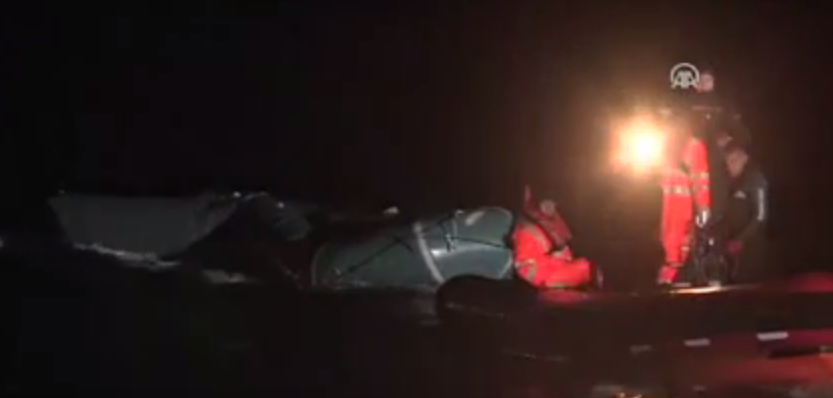 Συγκλονιστική επιχείρηση διάσωσης προσφύγων από την τουρκική ακτοφυλακή – ΒΙΝΤΕΟ