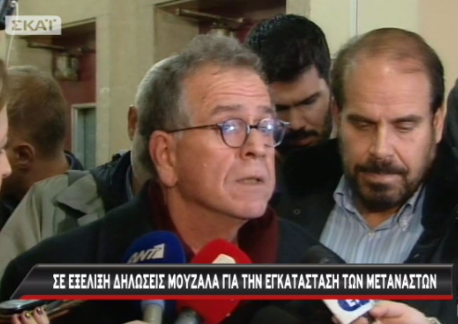 Μουζάλας: Στο γήπεδο του χόκεϊ στο Ελληνικό οι μετανάστες – ΒΙΝΤΕΟ