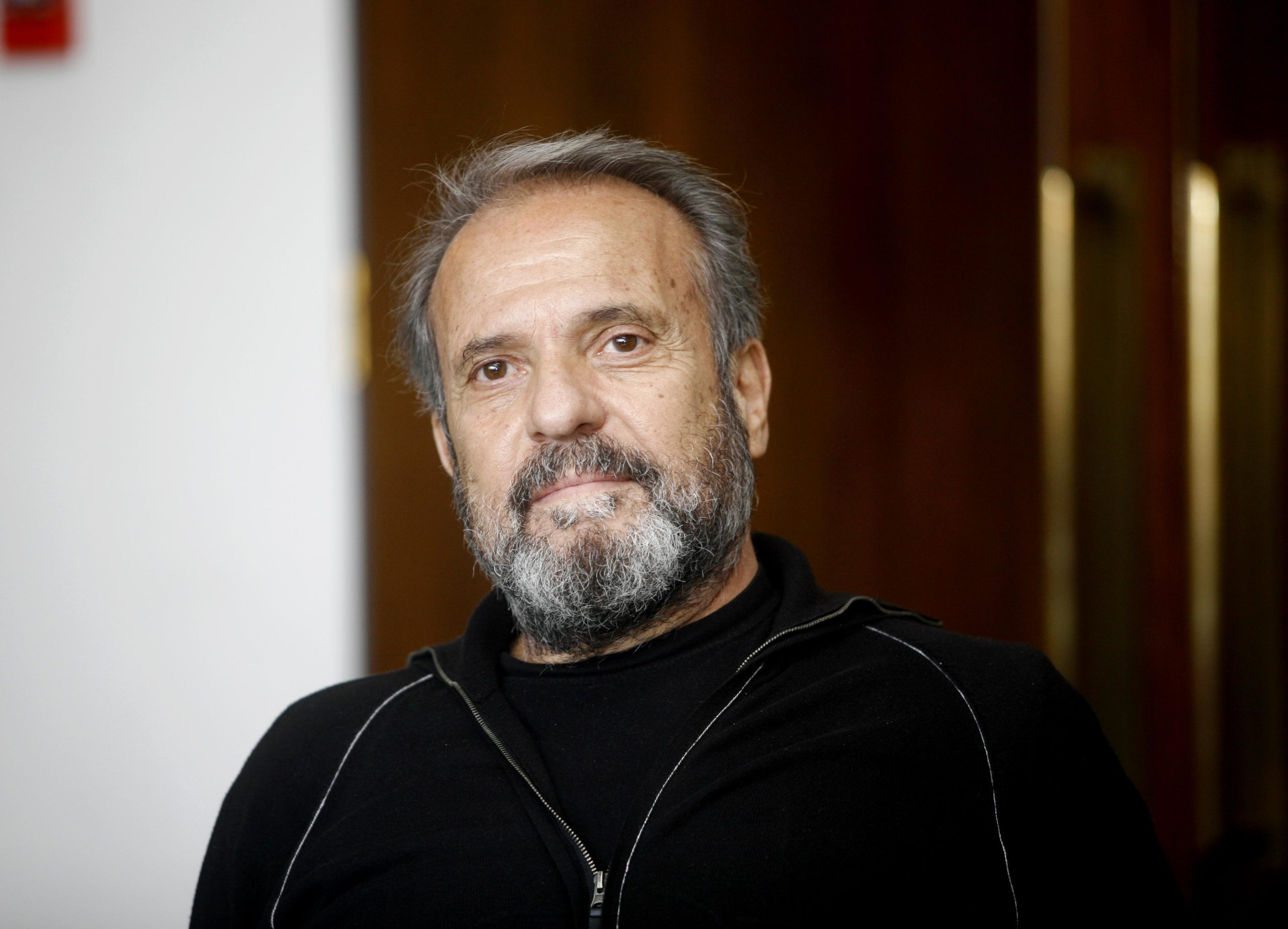 Το τελευταίο αντίο στον Μηνά Χατζησάββα – ΦΩΤΟ