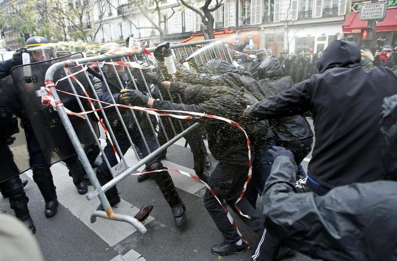 Οι μακελάρηδες του Παρισιού είχαν επαφές στο Ηνωμένο Βασίλειο