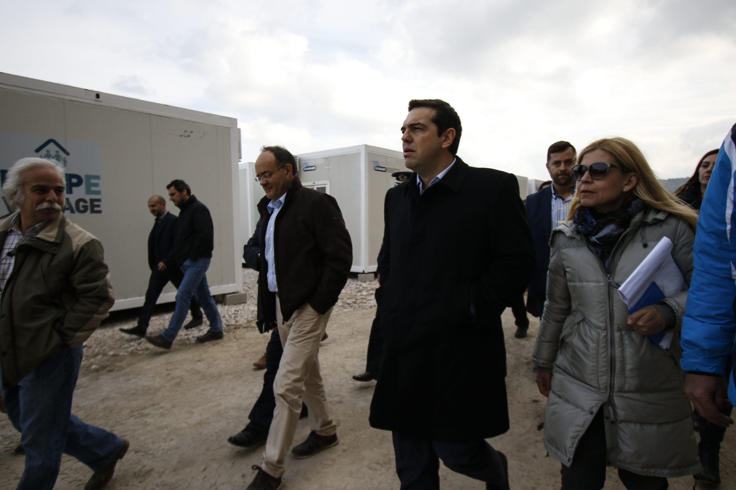 Ο “γαλάζιος” βουλευτής που υποδέχθηκε τον Τσίπρα στη Χίο – ΦΩΤΟ