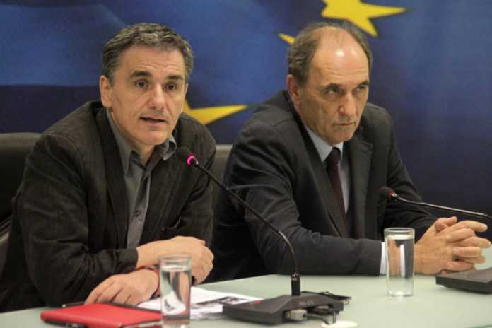 Ολοκληρώθηκε η συνάντηση Τσακαλώτου – Σταθάκη με τους θεσμούς