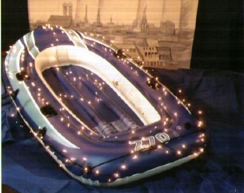 Η “Χριστουγεννιάτικη Λέμβος” της Ορθόδοξης Εκκλησίας στο Μόναχο – ΦΩΤΟ