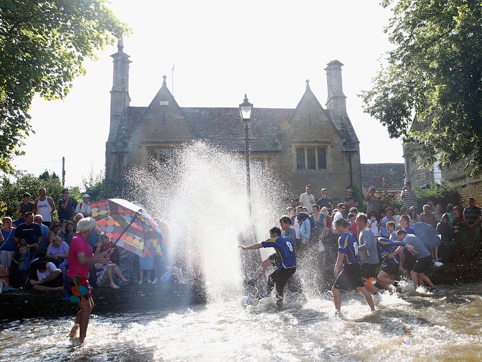 Ποδόσφαιρο στο… νερό – ΒΙΝΤΕΟ