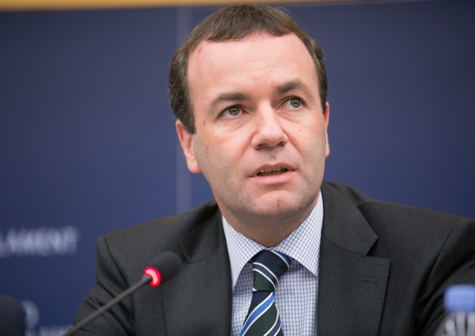 Βέμπερ: Να εξεταστεί προσωρινή έξοδος της Ελλάδας από τη Σένγκεν