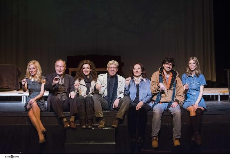 Αυλαία και πάμε!