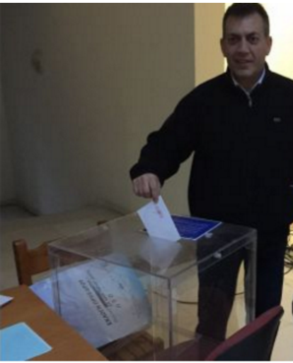 Στη Νάξο ψήφισε ο Βρούτσης – ΦΩΤΟ