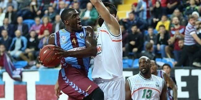 Ο Ολυμπιακός ανακοίνωσε τον Τζόνσον – Όντομ