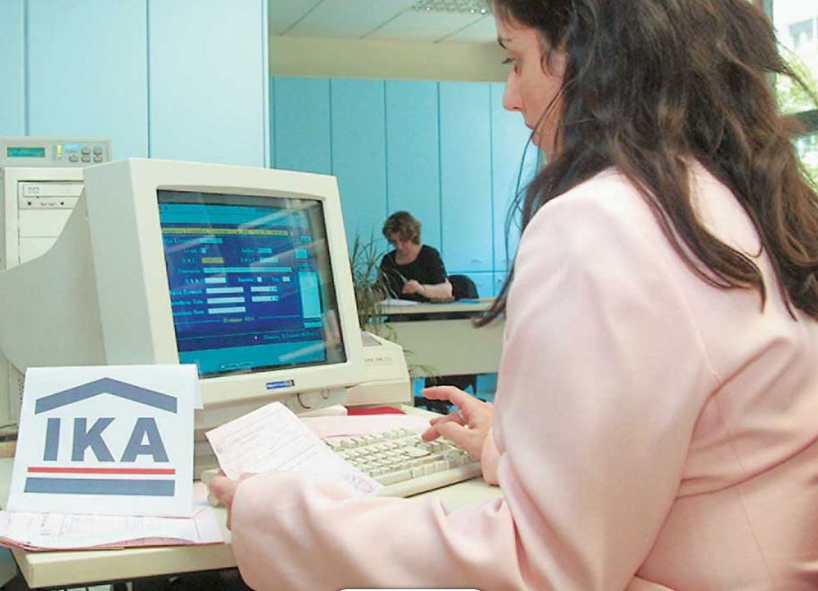 ΙΚΑ: «Μαύρη τρύπα» 2,1 δισ. ευρώ και μαχαίρι στην κρατική χρηματοδότηση