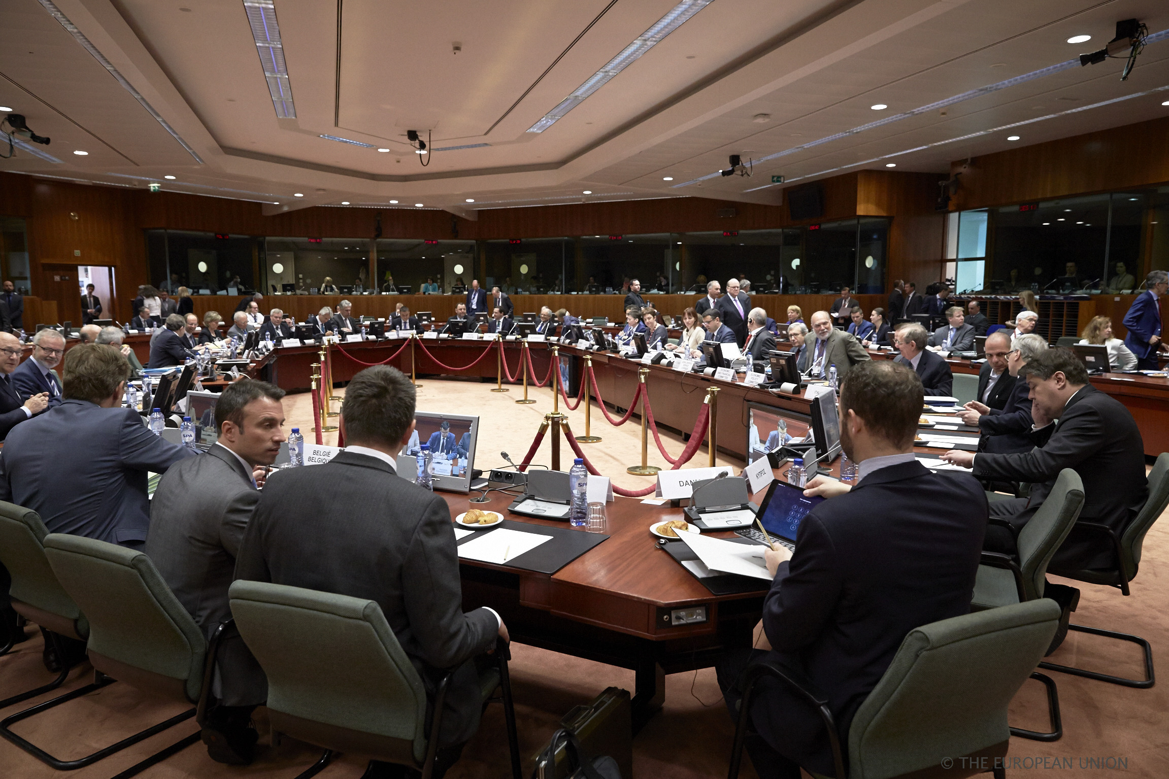 Ecofin: Στο στόχαστρο οι χρηματοδότες της τρομοκρατίας