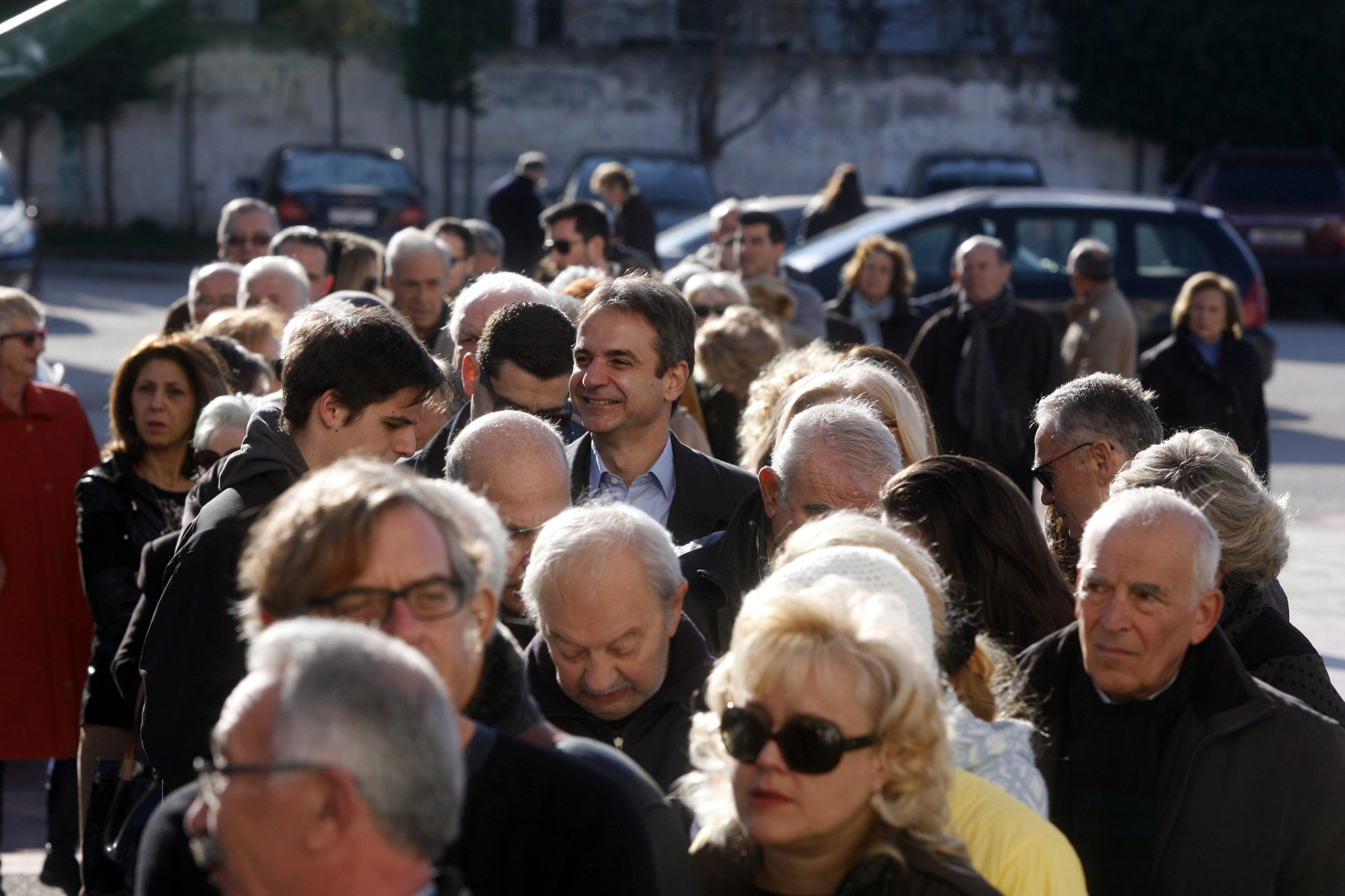 40 λεπτά περίμενε στην ουρά ο Μητσοτάκης – ΦΩΤΟ