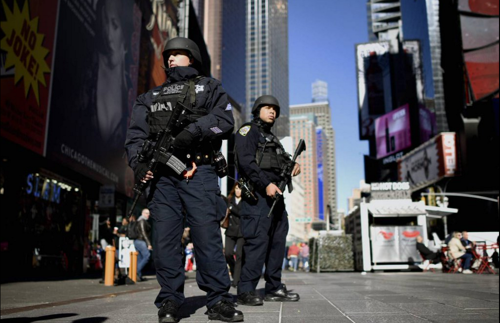 Ενισχυμένα τα μέτρα ασφαλείας στη Νέα Υόρκη ενόψει της Πρωτοχρονιάς