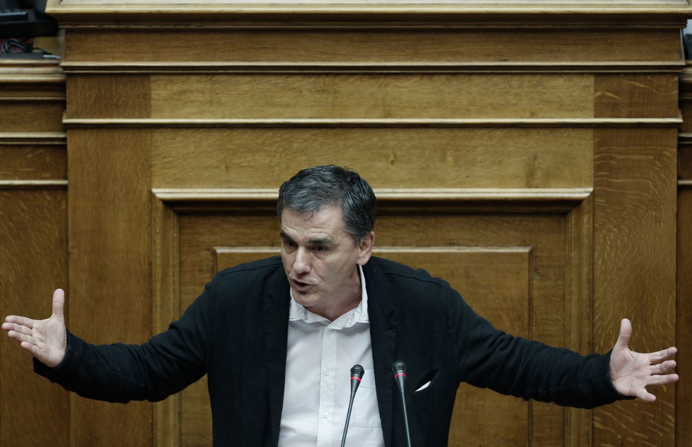 Τσακαλώτος: Να δεσμεύονται οι υπουργοί “να εφαρμόσουν το δικό μας παράλληλο πρόγραμμα”