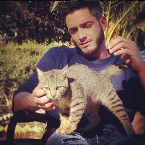 Ο γνωστός ηθοποιός που αναγκάστηκε να ξυρίσει τα μαλλιά του – ΦΩΤΟ