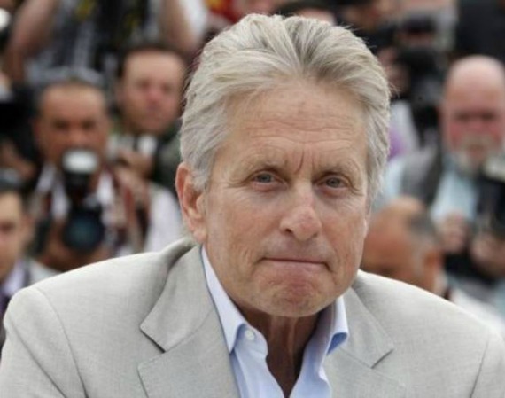 Ο Μάικλ Ντάγκλας εύχεται “χρόνια πολλά” στον 99χρονο πατέρα του – ΦΩΤΟ