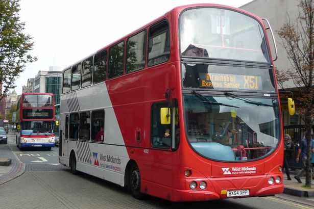 Την έδιωξαν από το λεωφορείο επειδή…ήταν υπερβολικά βαμμένη -ΦΩΤΟ
