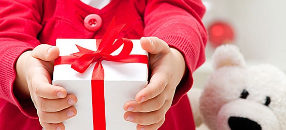 Xριστούγεννα- Πώς επηρεάζονται τα παιδιά και ζητούν πολλά δώρα