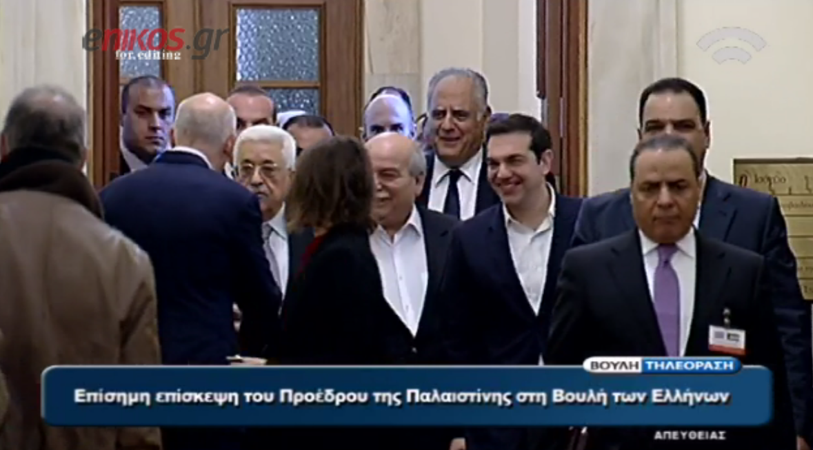 Ο θερμός εναγκαλισμός του Παπανδρέου με τον Αμπάς και η χειραψία με τον Τσίπρα – ΒΙΝΤΕΟ