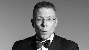 Αυτός ο άνδρας είναι πρωταθλητής στο… σφύριγμα – ΒΙΝΤΕΟ