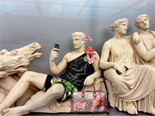 Αντιδράσεις από την καμπάνια γνωστής εταιρείας που “έντυσε” τα γλυπτά του Παρθενώνα