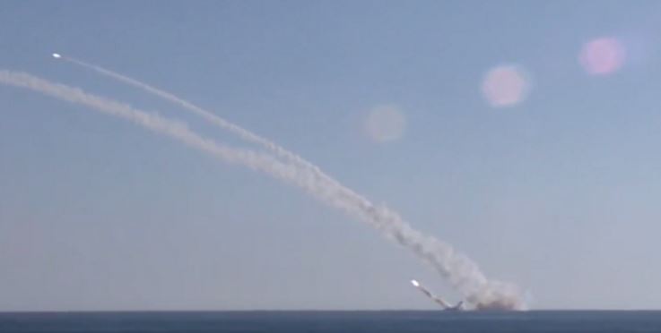 Η Ρωσία εξαπέλυσε για πρώτη φορά πυραύλους εναντίον των τζιχαντιστών από υποβρύχιο