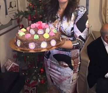 H τούρτα “‘άνοιξη” της γνωστής παρουσιάστριας – ΦΩΤΟ