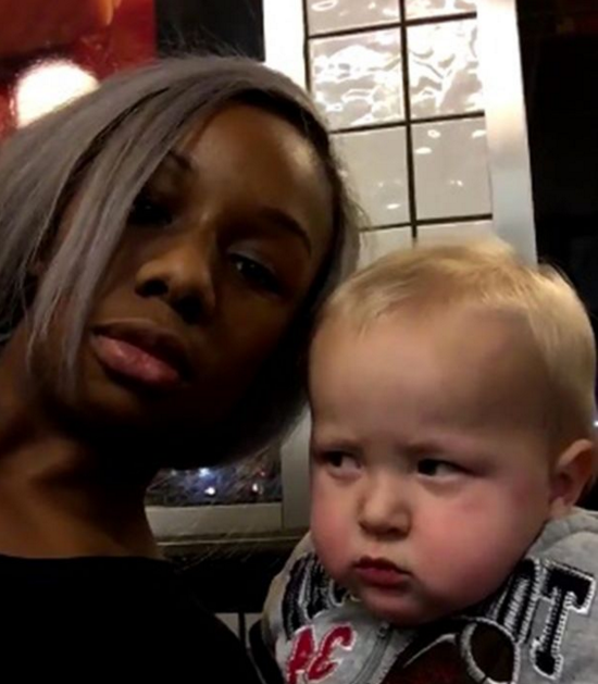 Το μωρό με το “διαβολικό” χαμόγελο που έγινε viral – ΦΩΤΟ – ΒΙΝΤΕΟ