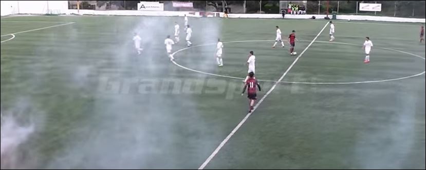 Πανηγύρισαν με καπνογόνα το αυτογκόλ της ομάδας τους – ΒΙΝΤΕΟ