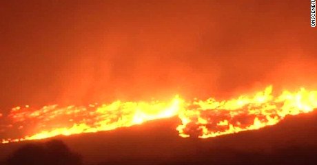 Πυρκαγιά απειλεί πετρελαϊκές εγκαταστάσεις στην Καλιφόρνια – ΒΙΝΤΕΟ