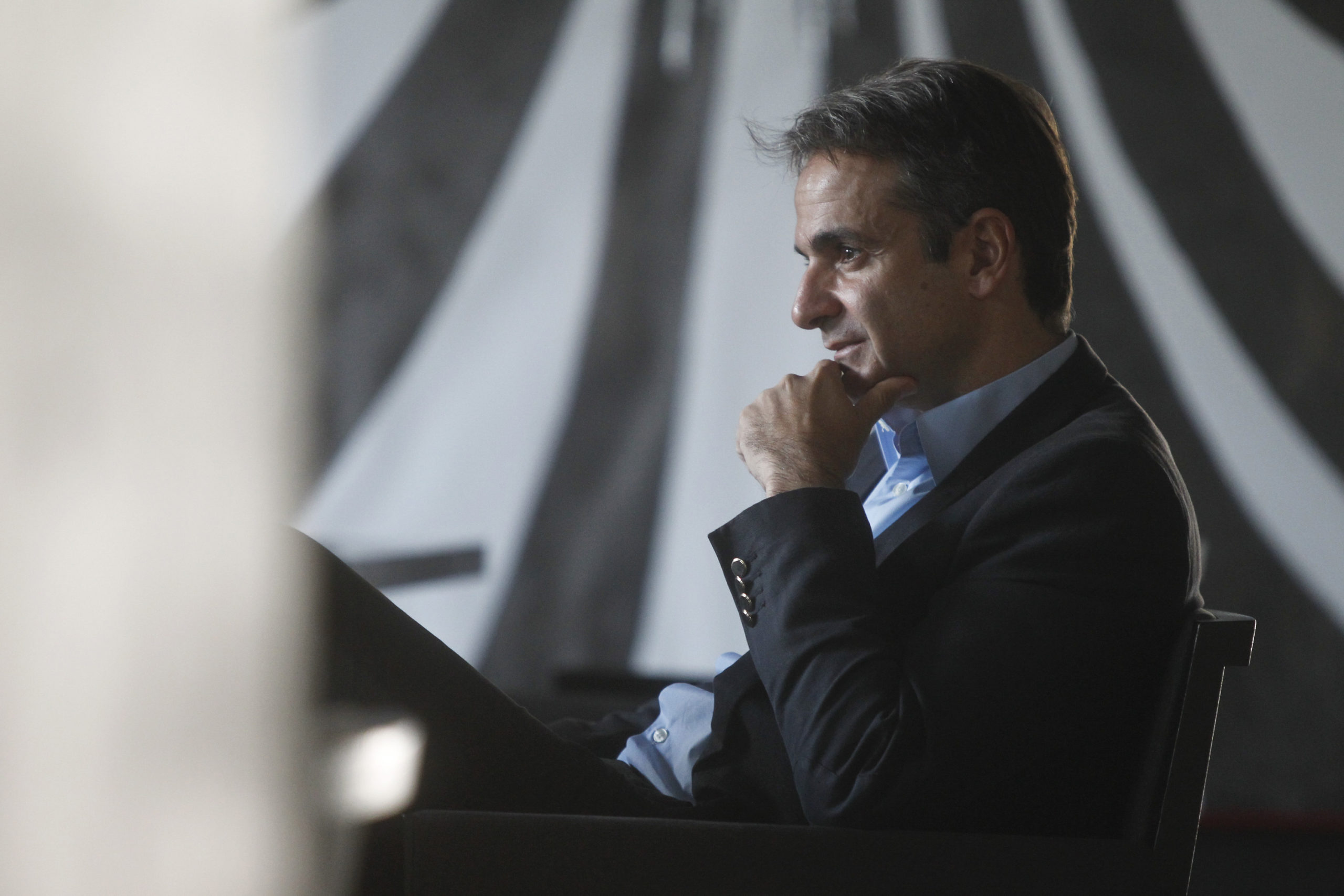 Το “ευχαριστώ” του Μητσοτάκη σε όσους περιμένουν στις ουρές